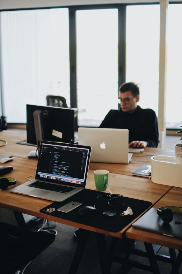 Explorez les services sur mesure d'une agence web à Montbrison