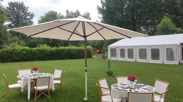 Parasol de lieu : ajoutez une touche d'élégance à vos événements